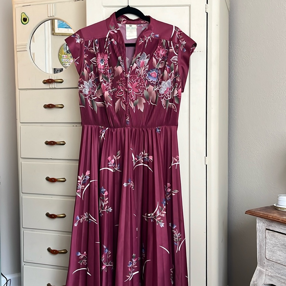 Queens row, INC vintage dress